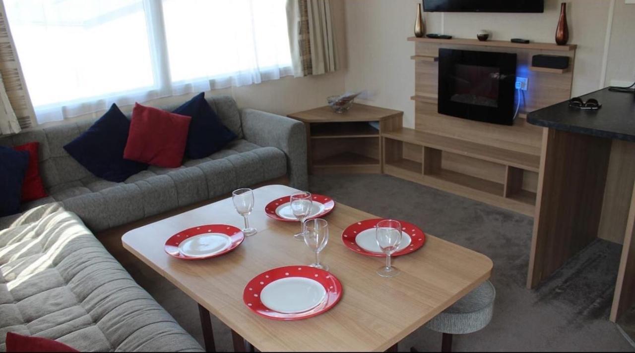 3 Bed Holiday Home Poole Bagian luar foto